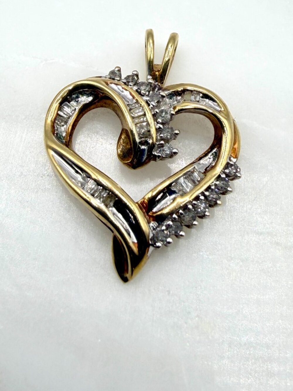 10K Yellow Gold Diamond Infinity Heart Pendant – Baguette & Round Diamonds